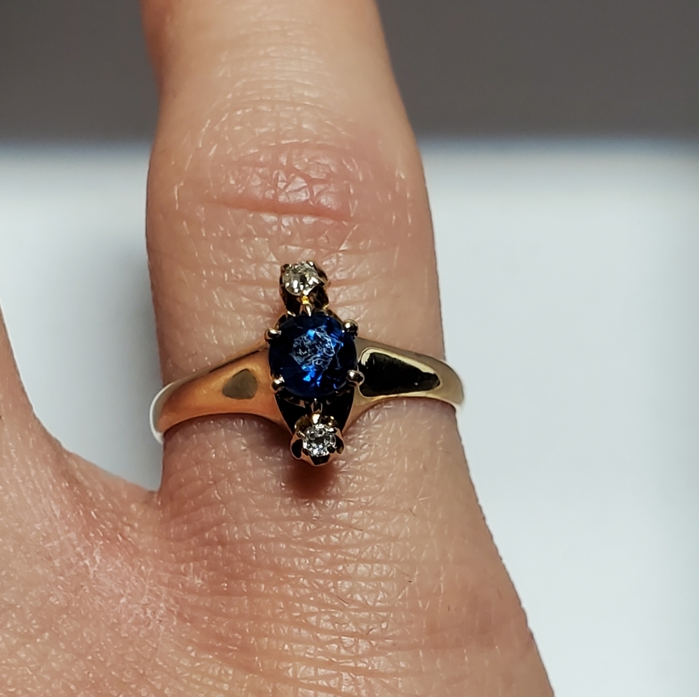 Antique 14K Sapphire and Diamond Ring